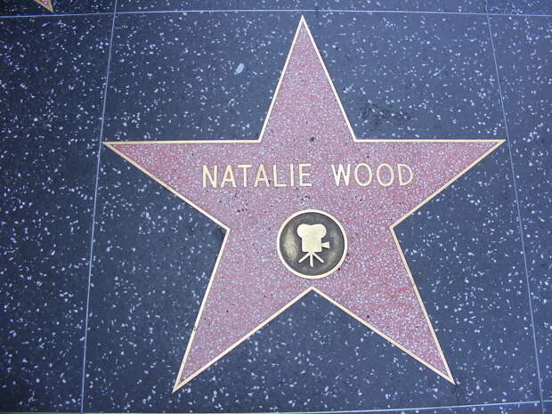 1280px-Natalie_Wood_Hollywood_star.jpg
