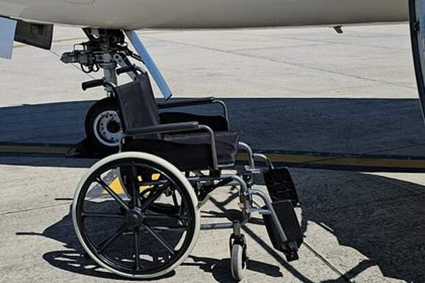 В США пассажир погиб после падения с инвалидной коляски при посадке в самолёт