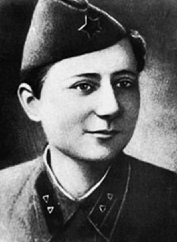 Радистка Лена, или она молчала, даже когда ей отрубили кисти рук Радистка Лена, или она молчала, даже когда ей отрубили кисти рук
