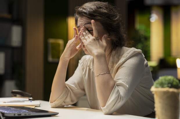 Женщина с раком кишечника приняла его симптомы за менопаузу