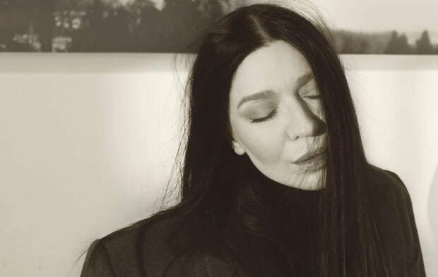 Певица Ёлка вышла замуж и получила русский паспорт вместо украинского