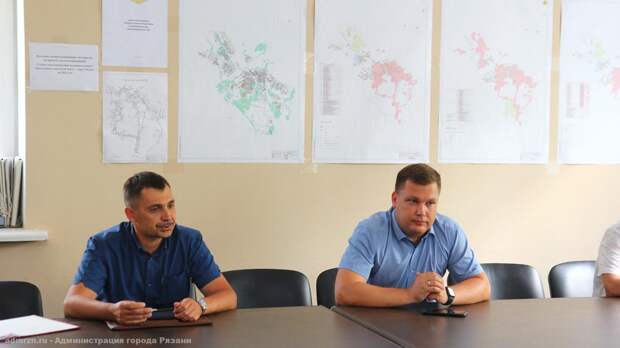 Ясинский поручил восстановить асфальт на улице Братиславской, разрытый после ремонта