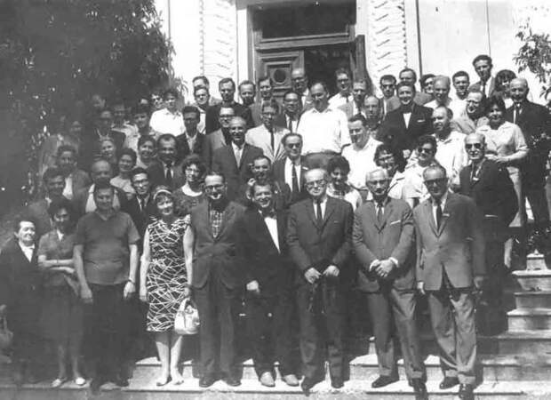 Зильбер на международной конференции. Сухуми, 1965. /Фото: ourbaku.com Зильбер на международной конференции. Сухуми, 1965. /Фото: ourbaku.com