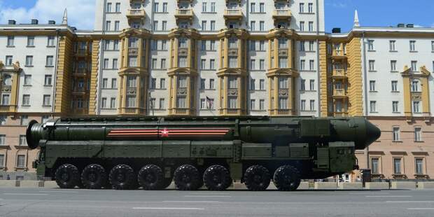 Ракетный комплекс Ярс на генеральной репетиции военного парада, посвященного 71-й годовщине Победы в Великой Отечественной войне, в Москве. Ракетный комплекс Ярс на генеральной репетиции военного парада, посвященного 71-й годовщине Победы в Великой Отечественной войне, в Москве. - ИноСМИ, 1920, 17.07.2025
