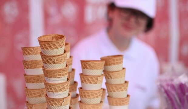 Диетолог Королева рекомендовала съедать не более четырех порций мороженого в неделю
