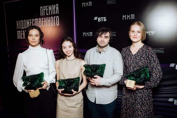 Елизавету Ищенко и Анастасию Белову отметили на Премии Художественного театра