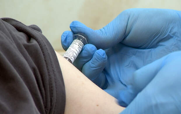 Как проходят пострегистрационные испытания второй российской вакцины от COVID-19