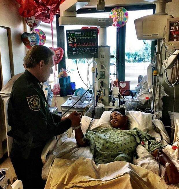 Это Энтони Борджес, ему 15 лет. Он принял на себя 5 пуль, спасая от смерти одноклассников во время флоридской стрельбы 14 февраля доброта, жизнь, история, люди, мир, фото, человечество
