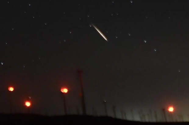 Канадцы испугались падения метеора, который начал гореть в атмосфере