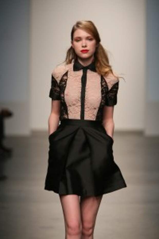 katty-xiomara-nolcha-fashion-week-doost-lace-skirt
