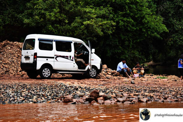 On the way to Dudhsagar waterfall