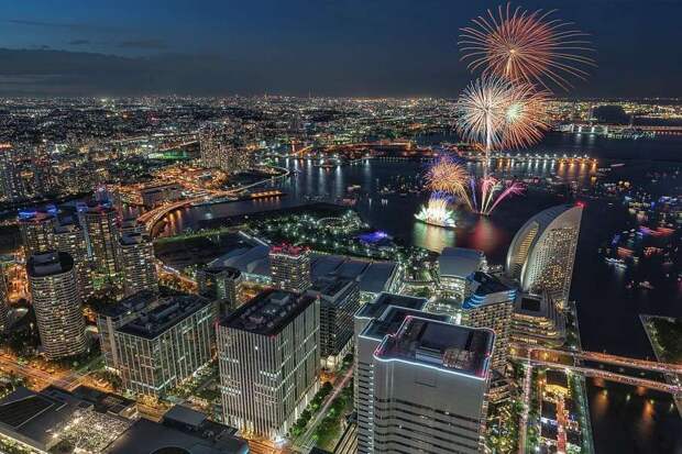 The Japanese Photographer Keisuke Captures The Beauty Of Fireworks In Japan