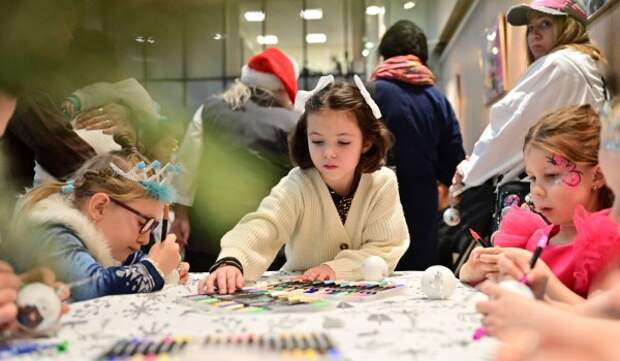 Около 700 видов бесплатных занятий доступно детям участников СВО в ТиНАО