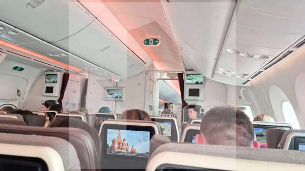 Первый за более чем двое суток самолет вылетел из Абу-Даби в Россию