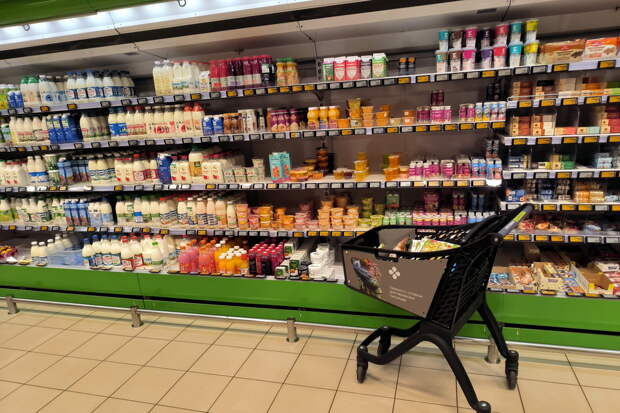 В запорожских супермаркетах образовались очереди