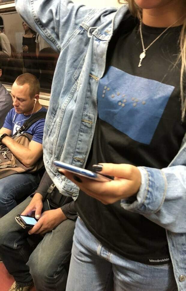 Модные одежда и аксессуары от особо одаренных дизайнеров