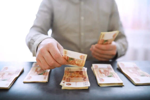 В России могут ввести ответственность за порчу купюр с храмами