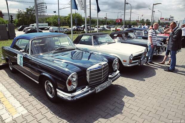 Mercedes-Benz Classic Day в Москве (57 фото)