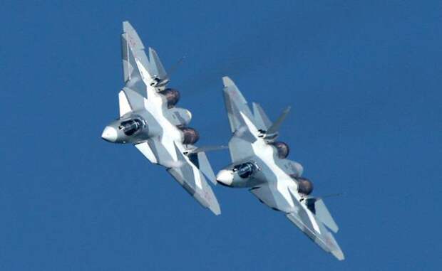 На фото: российские истребители пятого поколения Су-57.