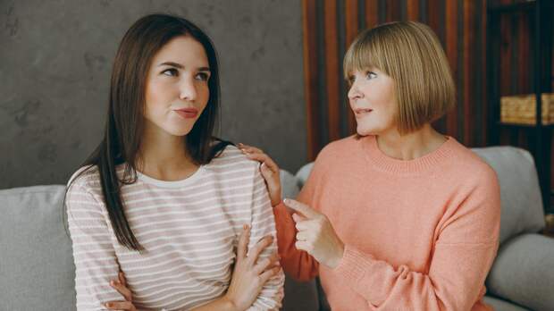 10 привычек родителей, из-за которых взрослые дети не хотят с ними общаться