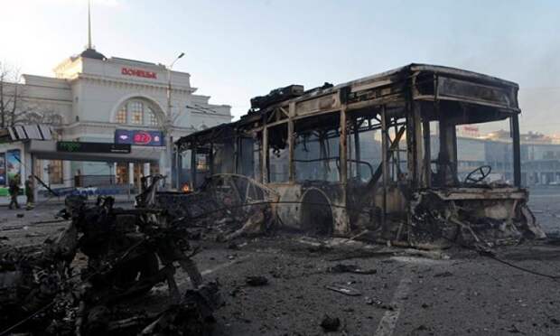 В ДНР сообщили о попадании украинского снаряда в остановку в Донецке