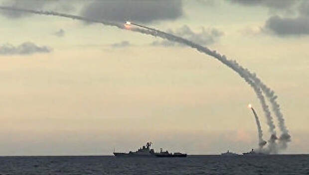 Из акватории Каспийского моря ракетными кораблями Каспийской флотилии РФ нанесен массированный удар 18-ю крылатыми ракетами комплекса Калибр-НК по 7-ми целям позиций террористов в сирийских провинциях Ракка, Идлиб и Алеппо