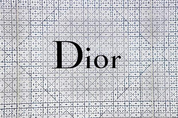 Прокуратура Италии обвинила субподрядчиков Dior и Armani в эксплуатации труда