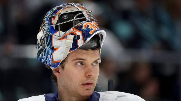 Илья Сорокин стал лидером НХЛ по количеству «сухарей» с 40+ сейвами