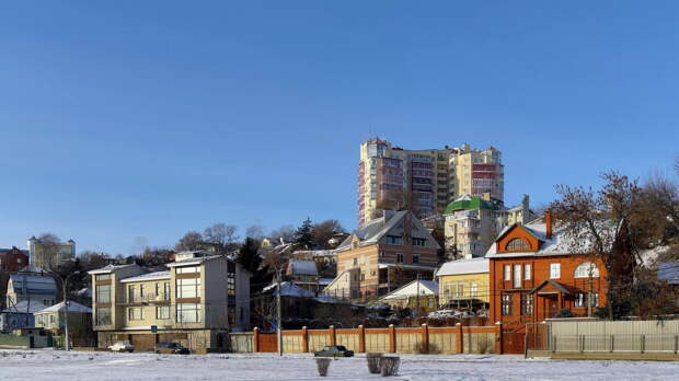 Над российским городом прозвучало около 20 взрывов