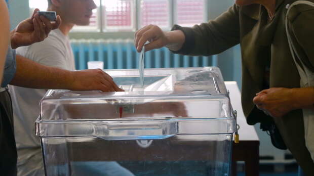 Во Франции 59% избирателей проголосовали на досрочных выборах в парламент
