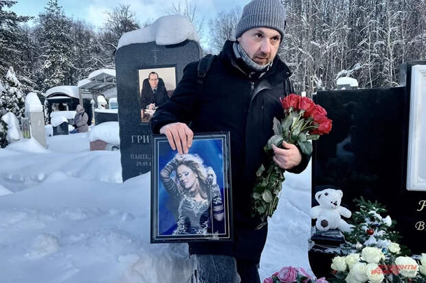 На могиле Юлии Началовой появился портрет, который украдут