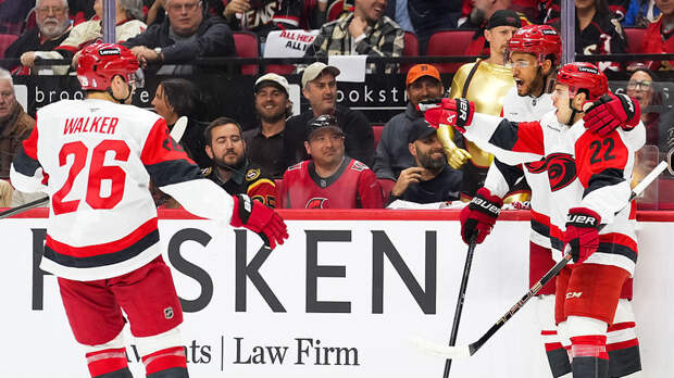 «Каролина» обыграла «Оттаву» и повела 3-0 в серии плей-офф НХЛ