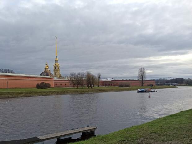 Полуденный выстрел с Петропавловки посвятили 40-летию аварии на ЧАЭС