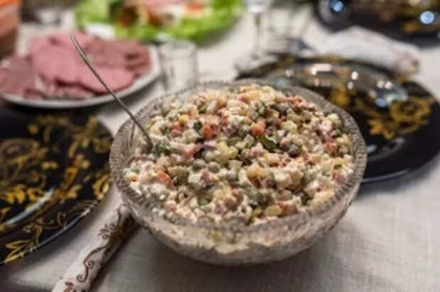 Оливье и компания. Эксперт Анищенкова рассказала, сколько хранить салаты