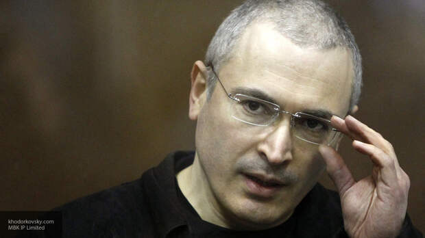 Аналитик объяснил, зачем фонд олигарха Ходорковского нанял бывшего сотрудника НАТО 