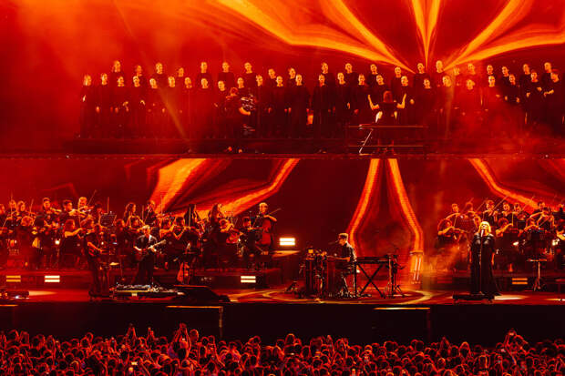 Певица MONA выступит на шоу-концерте LAB