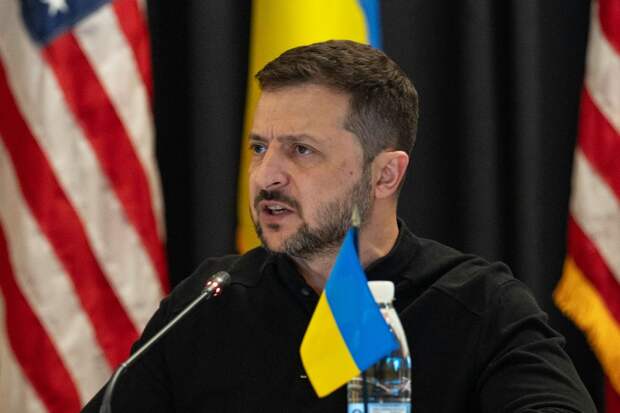 «Макияж для свиньи»: экс-аналитик ЦРУ объяснил спешку США в украинском вопросе