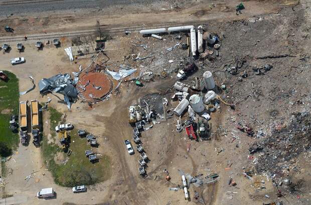Вид с воздуха через несколько дней после взрыва (22.04.2013)