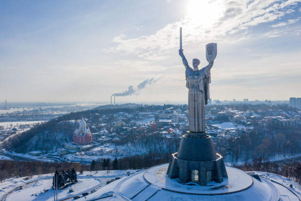 Бескрестнов: не всегда вина расчетов ПВО несбитые российские дроны над Киевом