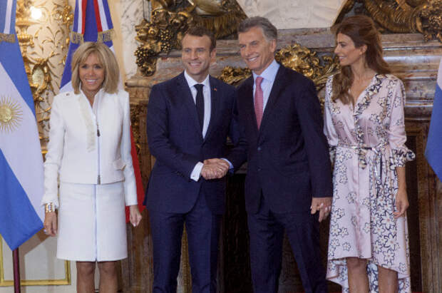 Брижит и Эммануэль Макрон с президентом Аргентины Маурисио Макри и его супругой  Хулианой Авада