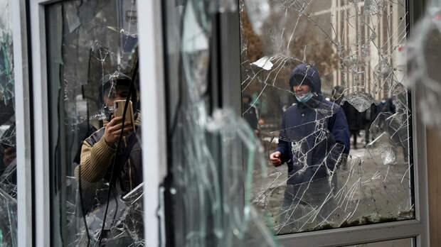 Участники акции протеста в Алма-Ате, Казахстан Участники акции протеста в Алма-Ате, Казахстан - РИА Новости, 1920, 06.01.2022
