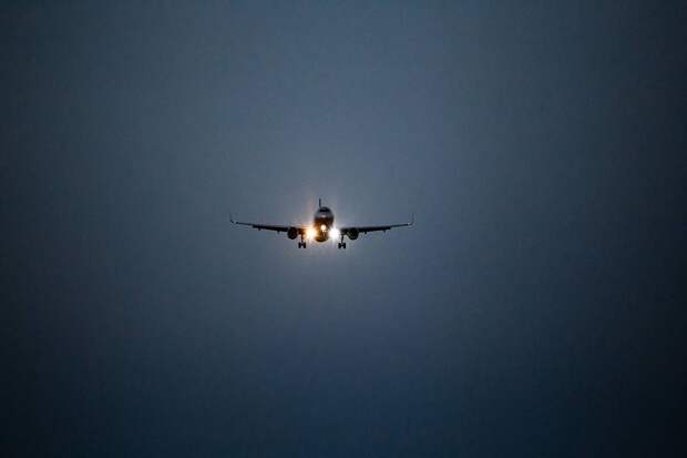 Пассажирский самолет вернули в аэропорт Сочи из-за угрозы атаки БПЛА