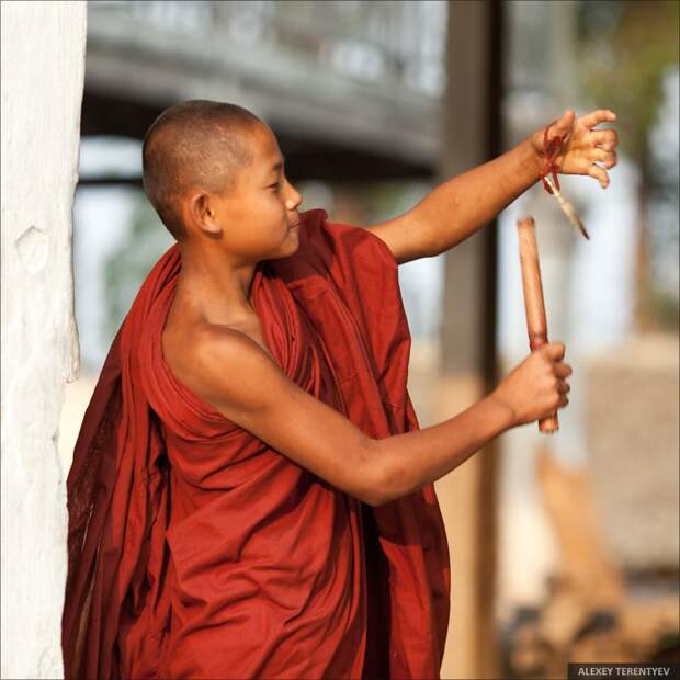 Myanmar13 Рассвет над рисовыми полями и кормление монахов