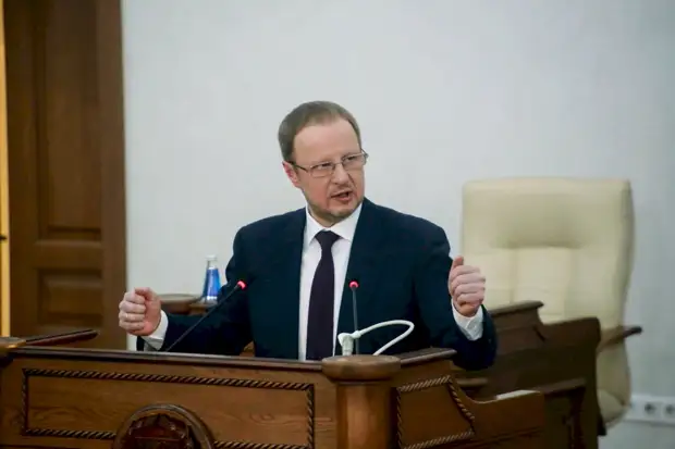 Майское настроение. Фоторепортаж с отчёта губернатора Виктора Томенко