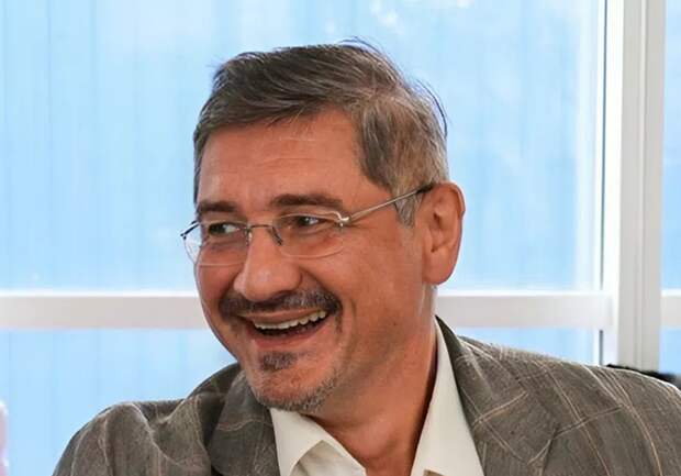 Тень пиратского флага над водочным прилавком