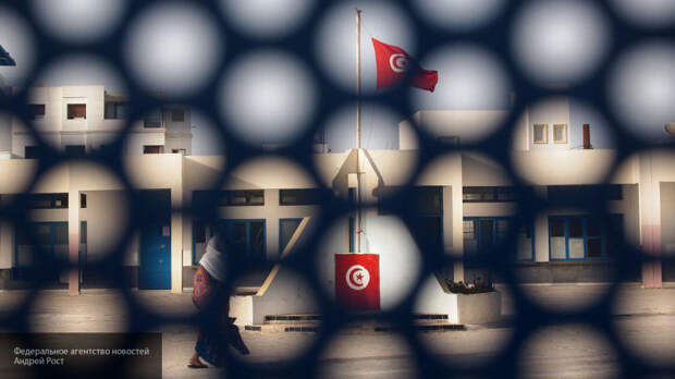 Без суда и следствия: власти Туниса запрещают людям выезжать из страны из-за внешности