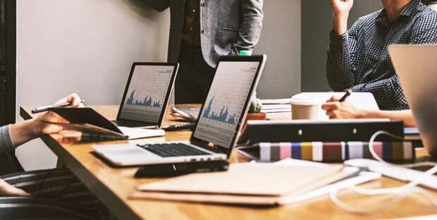 Индийских бизнесменов начали преследовать в США после общения с главой Крыма