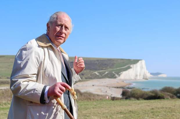 Биограф Лауни заявил, что Карл III скрывал правду о принце Эндрю и Эпштейне