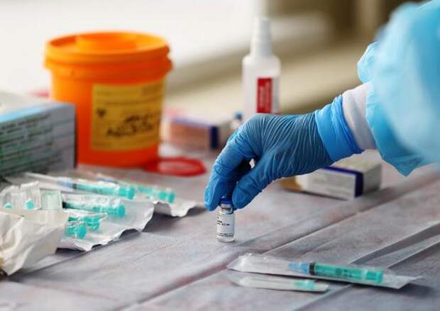 Предприятия Челябинской области предоставят выходные вакцинировавшимся от COVID-19 сотрудникам