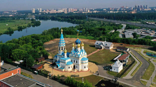 храм